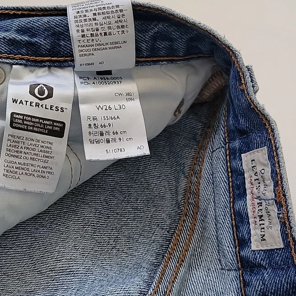 Levi's 501 Womens Jeans 26 Waist 30 Length Leather Patch Big L Tag 100% cotton - Picture 7 of 11